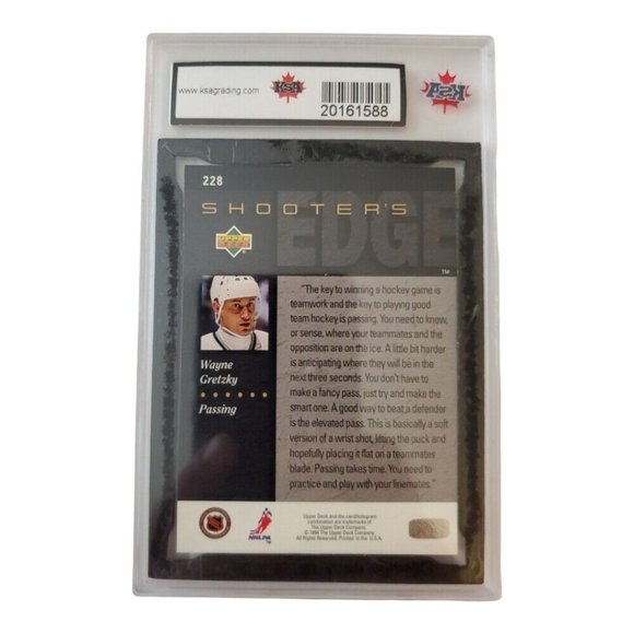 Upper Deck #228 Wayne Gretzky mint hockey card - Picture 2 of 2